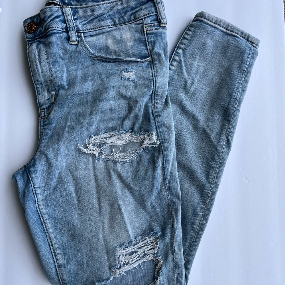 American Eagle Next level Distressed stretch jeggings - Picture 2 of 6